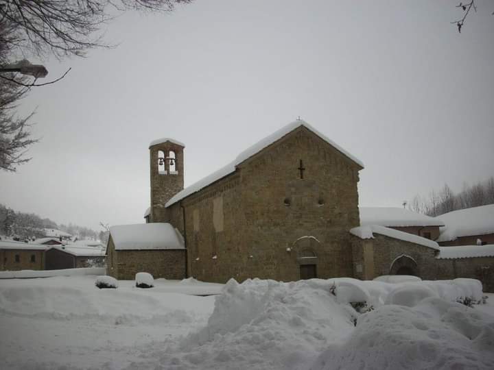 Badia di Montepiano innevata