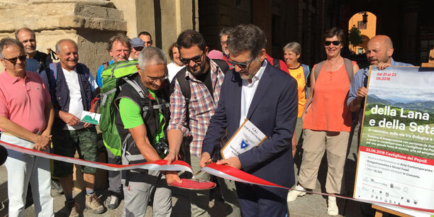 Taglio nastro Bologna inaugurazione Via della Lana e della Seta