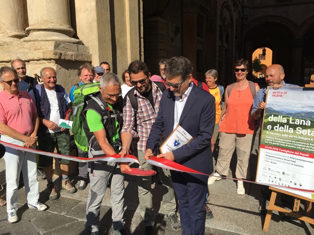 Taglio nastro Bologna inaugurazione Via della Lana e della Seta