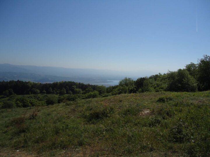 Lago di Bilancino e Mugello dal crinale della Calvana